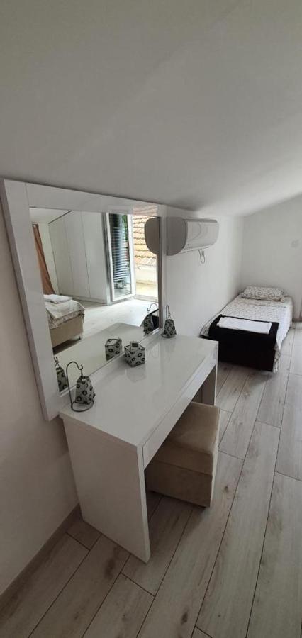Sea Side Apartment Kotor Dış mekan fotoğraf